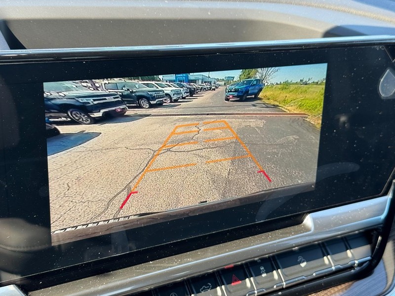 Chevrolet Silverado 1500 Vehicle Full-screen Gallery Image 16