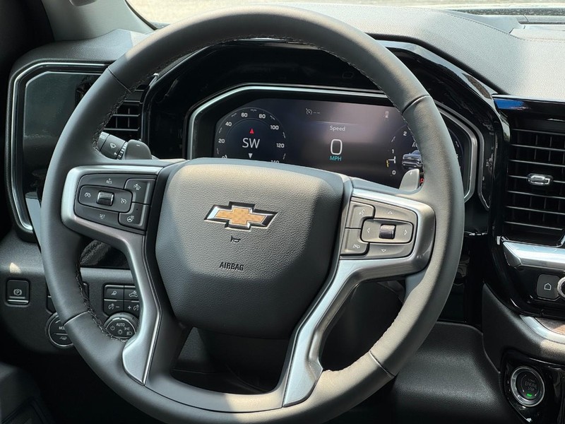 Chevrolet Silverado 1500 Vehicle Full-screen Gallery Image 7