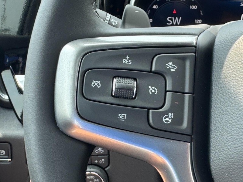 Chevrolet Silverado 1500 Vehicle Full-screen Gallery Image 13