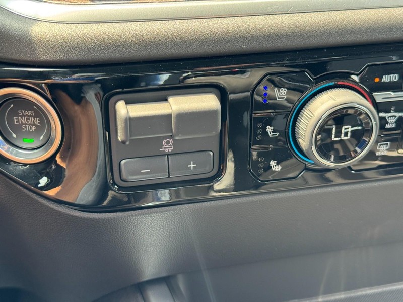 Chevrolet Silverado 1500 Vehicle Full-screen Gallery Image 16