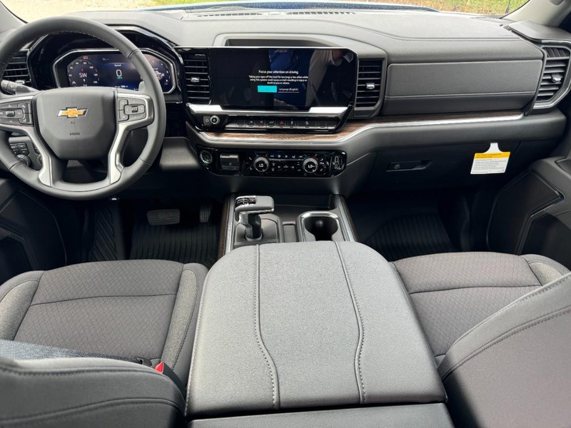 Chevrolet Silverado 1500 Vehicle Full-screen Gallery Image 6