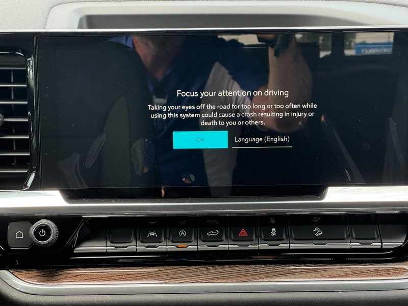 Chevrolet Silverado 1500 Vehicle Full-screen Gallery Image 8