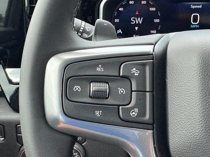 Chevrolet Silverado 1500 Vehicle Full-screen Gallery Image 13