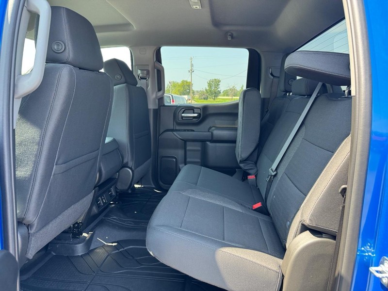 Chevrolet Silverado 1500 Vehicle Full-screen Gallery Image 5