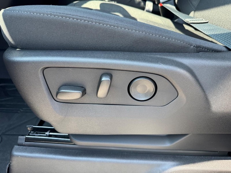 Chevrolet Silverado 1500 Vehicle Full-screen Gallery Image 10