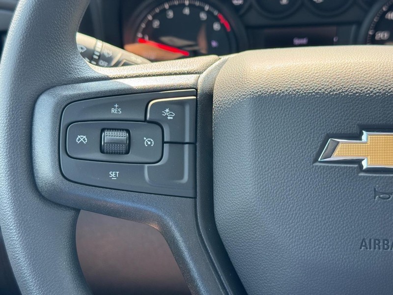 Chevrolet Silverado 1500 Vehicle Full-screen Gallery Image 13