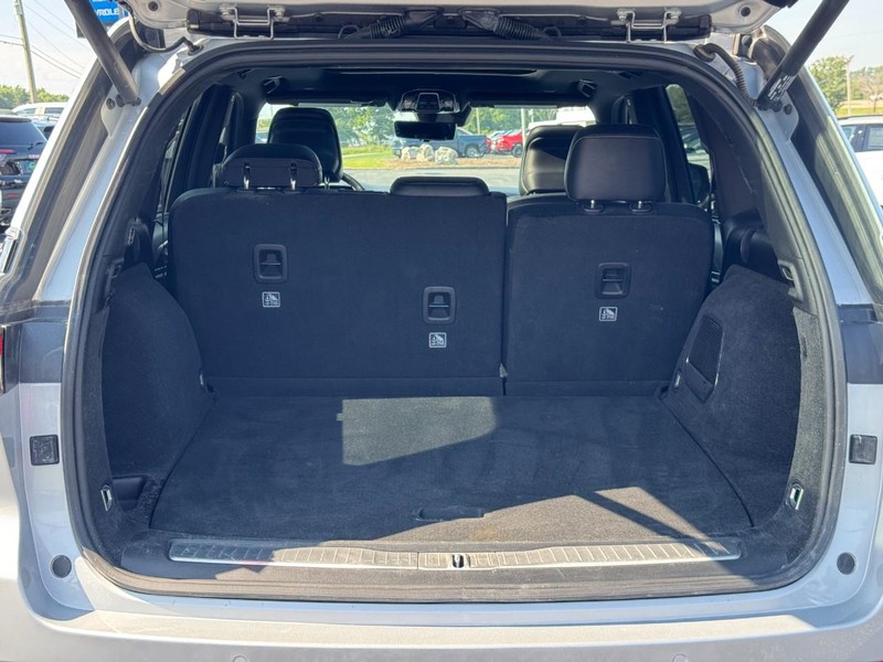 Jeep Grand Cherokee Vehicle Full-screen Gallery Image 4