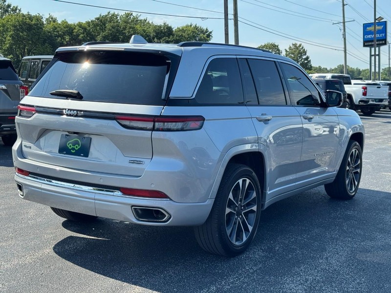 Jeep Grand Cherokee Vehicle Full-screen Gallery Image 6