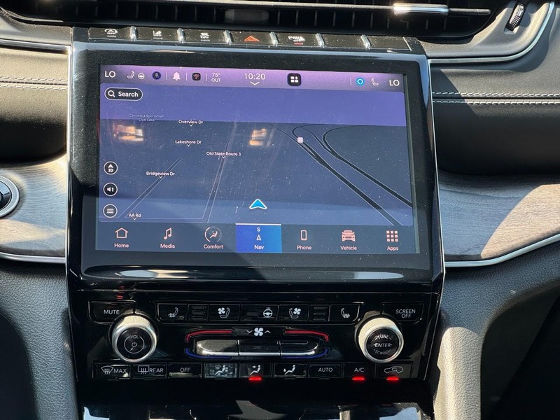 Jeep Grand Cherokee Vehicle Full-screen Gallery Image 13