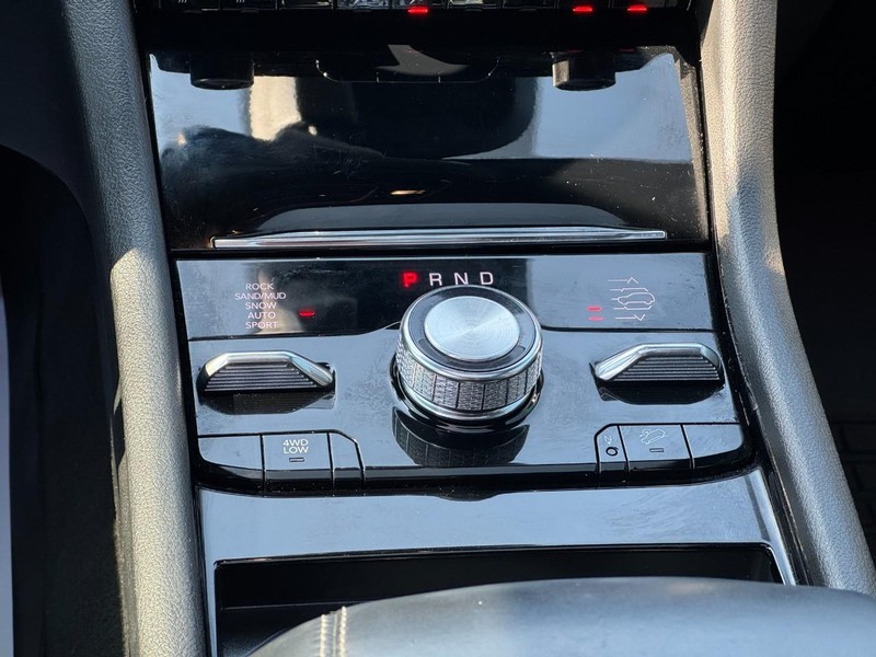 Jeep Grand Cherokee Vehicle Full-screen Gallery Image 14