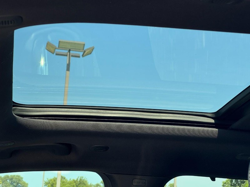 Jeep Grand Cherokee Vehicle Full-screen Gallery Image 26