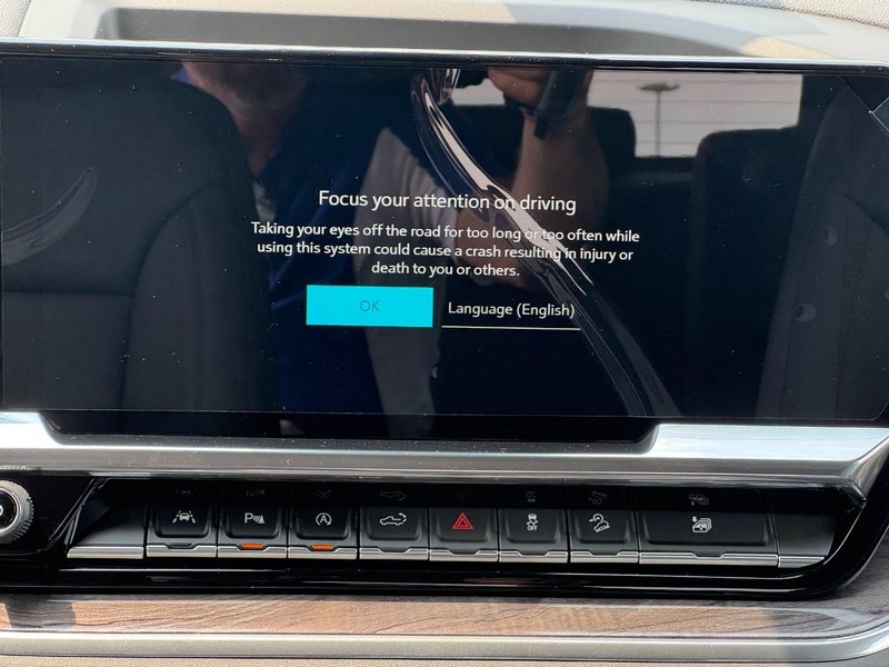 Chevrolet Silverado 1500 Vehicle Full-screen Gallery Image 8