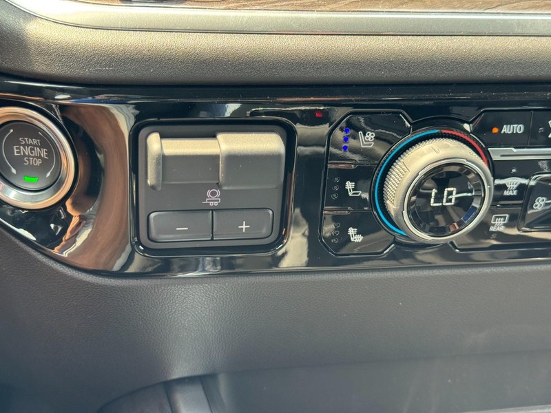 Chevrolet Silverado 1500 Vehicle Full-screen Gallery Image 15