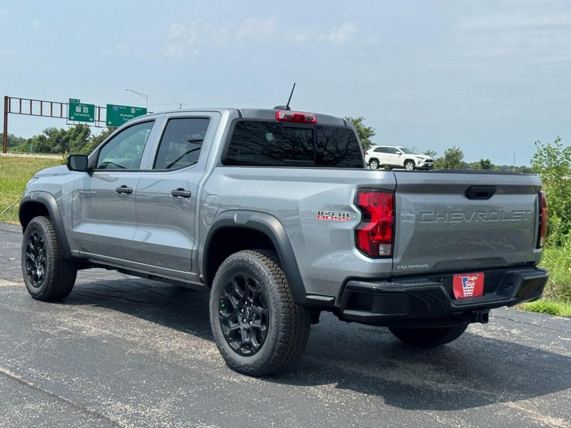 Chevrolet Colorado Vehicle Full-screen Gallery Image 3