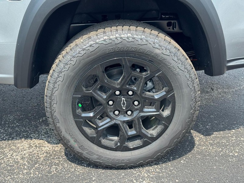 Chevrolet Colorado Vehicle Full-screen Gallery Image 4