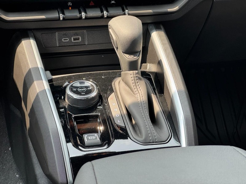 Chevrolet Colorado Vehicle Full-screen Gallery Image 9