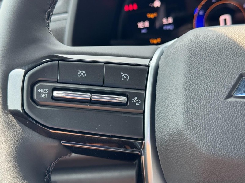 Chevrolet Colorado Vehicle Full-screen Gallery Image 12