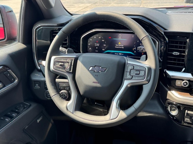 Chevrolet Silverado 1500 Vehicle Full-screen Gallery Image 7