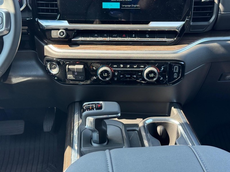 Chevrolet Silverado 1500 Vehicle Full-screen Gallery Image 9