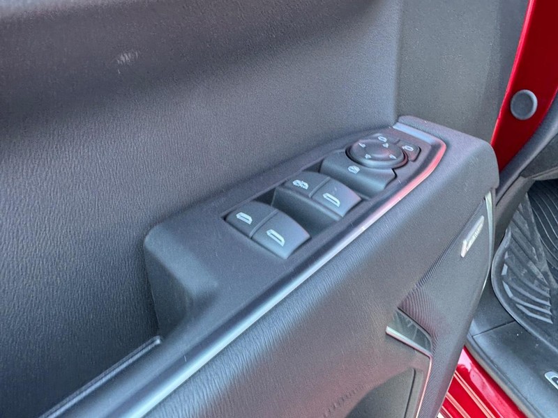 Chevrolet Silverado 1500 Vehicle Full-screen Gallery Image 11