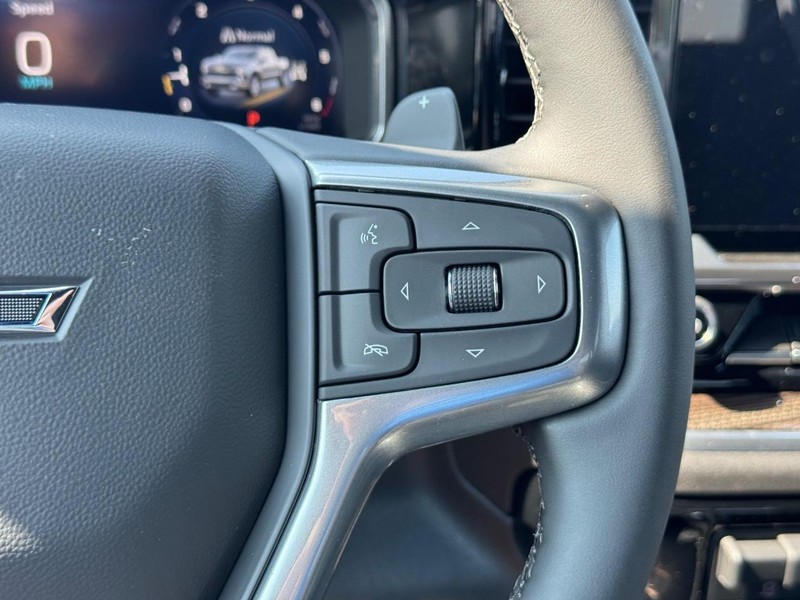 Chevrolet Silverado 1500 Vehicle Full-screen Gallery Image 14