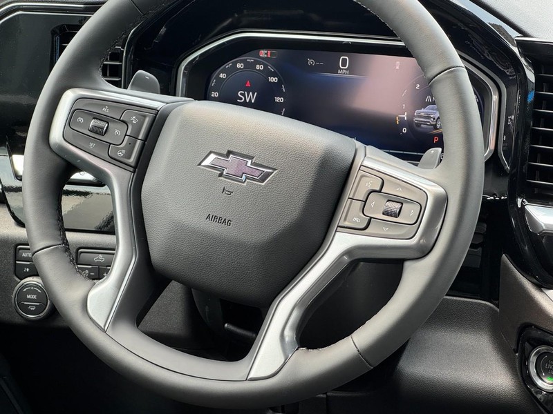 Chevrolet Silverado 1500 Vehicle Full-screen Gallery Image 7