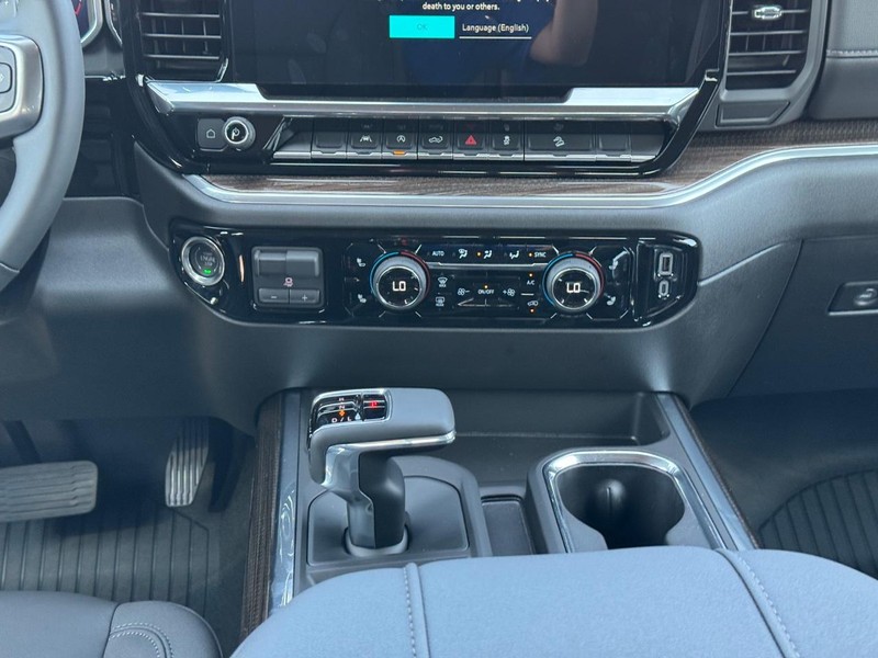 Chevrolet Silverado 1500 Vehicle Full-screen Gallery Image 9