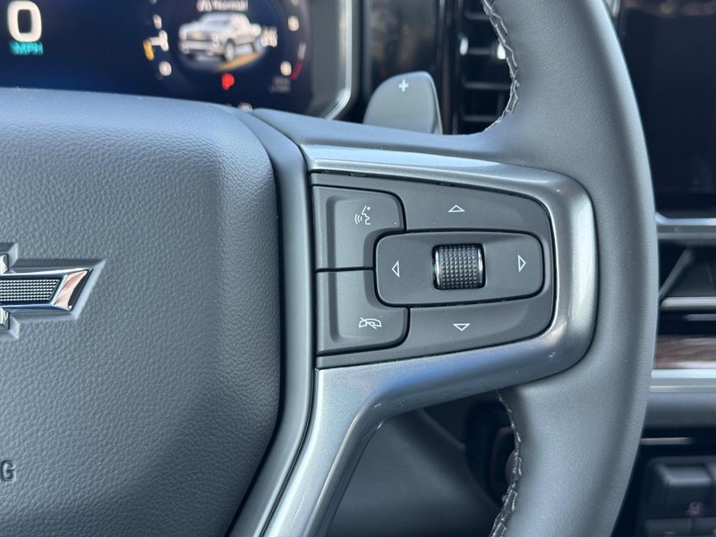 Chevrolet Silverado 1500 Vehicle Full-screen Gallery Image 14