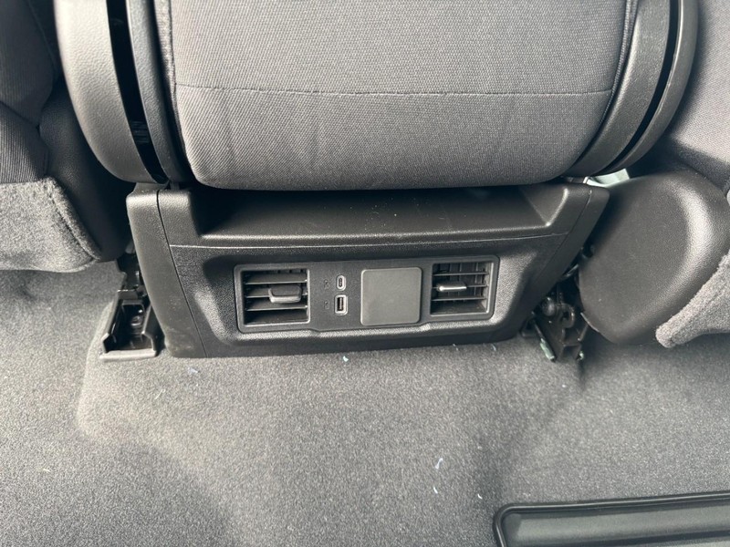 Chevrolet Silverado 1500 Vehicle Full-screen Gallery Image 10