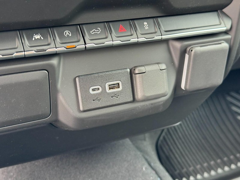 Chevrolet Silverado 1500 Vehicle Full-screen Gallery Image 14