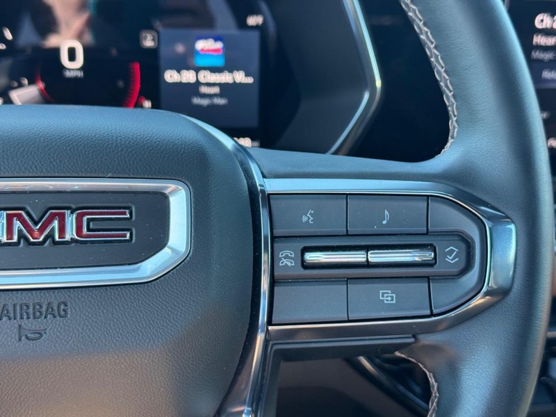 GMC Canyon Vehicle Full-screen Gallery Image 20