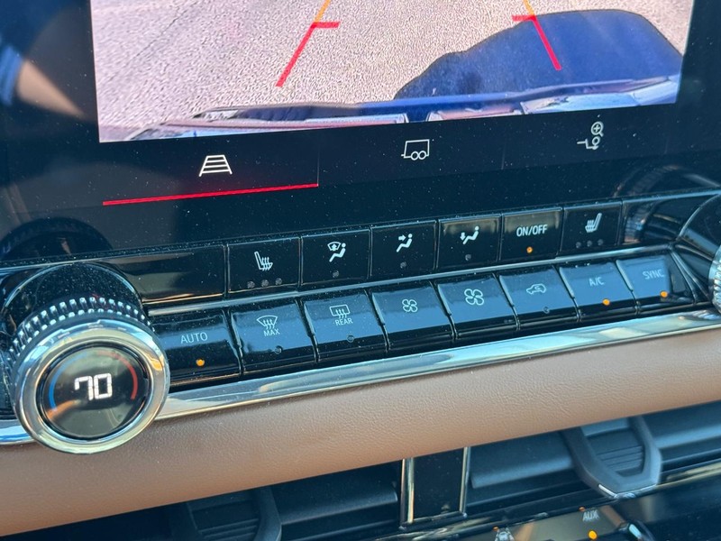 GMC Canyon Vehicle Full-screen Gallery Image 21