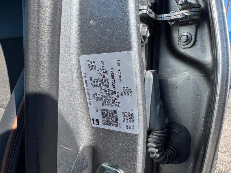 GMC Canyon Vehicle Full-screen Gallery Image 24