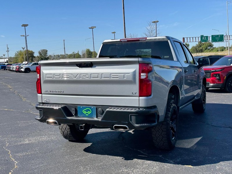 Chevrolet Silverado 1500 Vehicle Full-screen Gallery Image 5