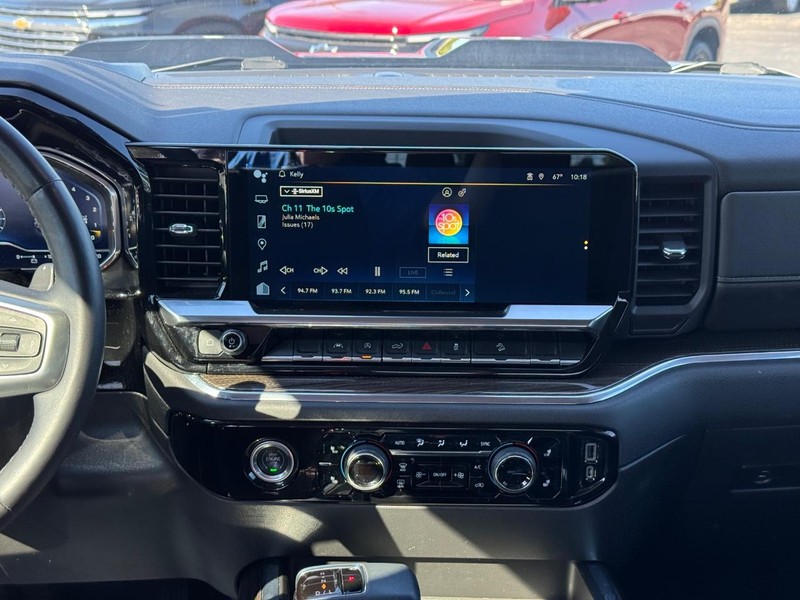 Chevrolet Silverado 1500 Vehicle Full-screen Gallery Image 13