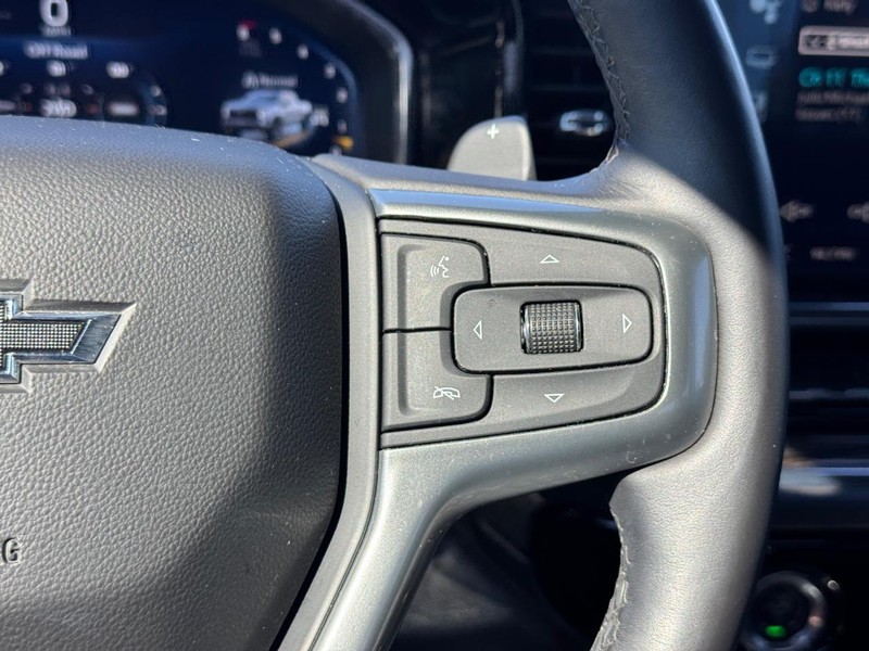 Chevrolet Silverado 1500 Vehicle Full-screen Gallery Image 19