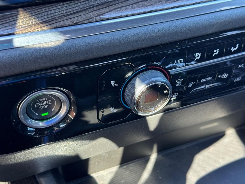 Chevrolet Silverado 1500 Vehicle Full-screen Gallery Image 20