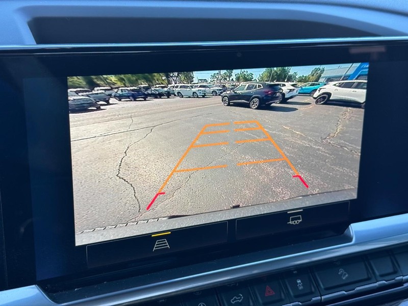 Chevrolet Silverado 1500 Vehicle Full-screen Gallery Image 21