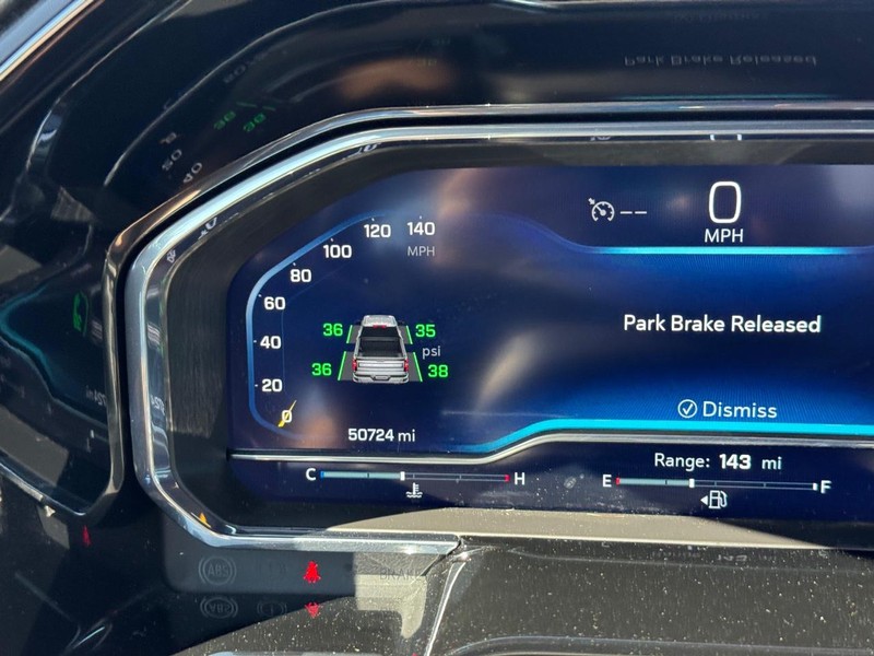 Chevrolet Silverado 1500 Vehicle Full-screen Gallery Image 22