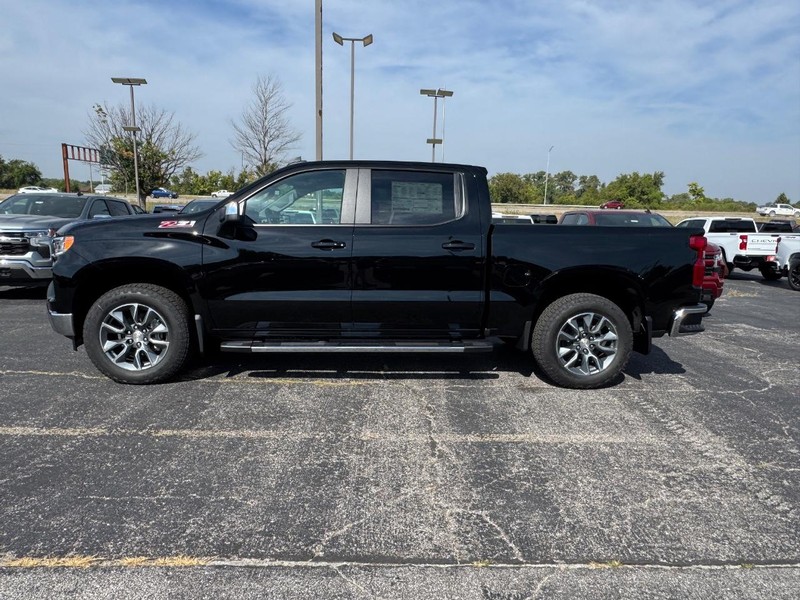 Chevrolet Silverado 1500 Vehicle Full-screen Gallery Image 2