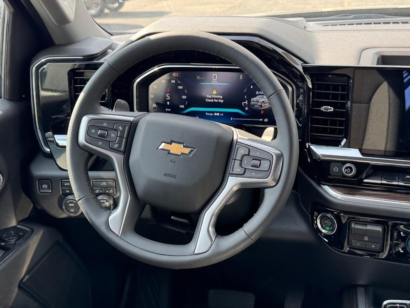 Chevrolet Silverado 1500 Vehicle Full-screen Gallery Image 7