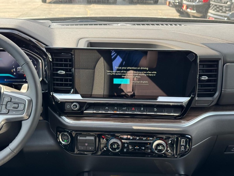 Chevrolet Silverado 1500 Vehicle Full-screen Gallery Image 8