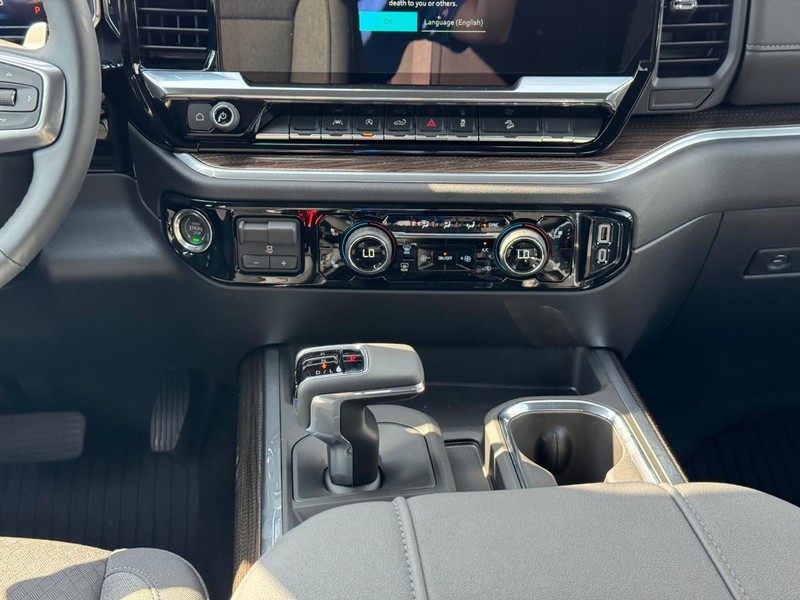 Chevrolet Silverado 1500 Vehicle Full-screen Gallery Image 9