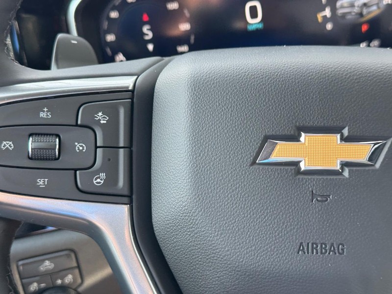 Chevrolet Silverado 1500 Vehicle Full-screen Gallery Image 14