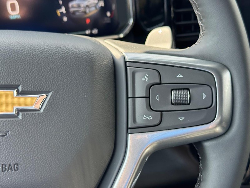 Chevrolet Silverado 1500 Vehicle Full-screen Gallery Image 15