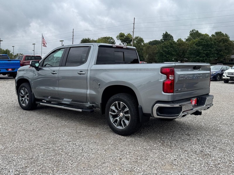 Chevrolet Silverado 1500 Vehicle Full-screen Gallery Image 3