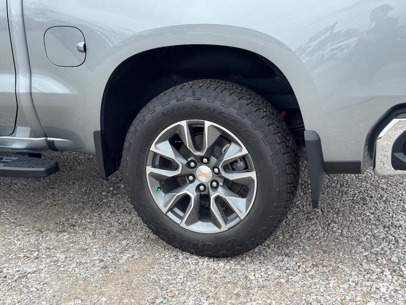 Chevrolet Silverado 1500 Vehicle Full-screen Gallery Image 4