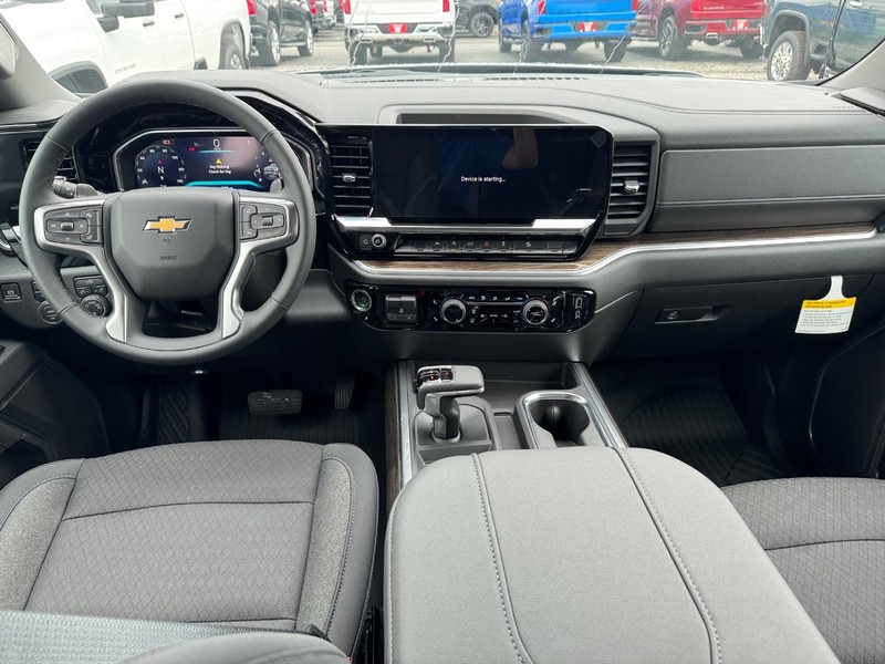 Chevrolet Silverado 1500 Vehicle Full-screen Gallery Image 7