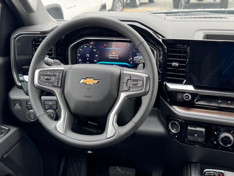 Chevrolet Silverado 1500 Vehicle Full-screen Gallery Image 8