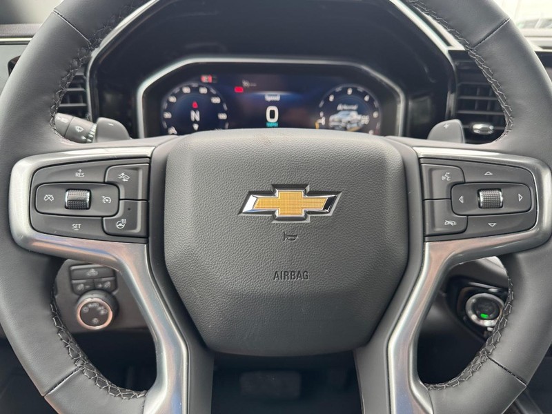 Chevrolet Silverado 1500 Vehicle Full-screen Gallery Image 13